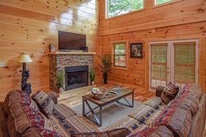 Smart TV, chimenea, futbolito