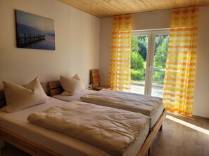 3 quartos, berço de viagem, Wi-Fi, roupa de cama