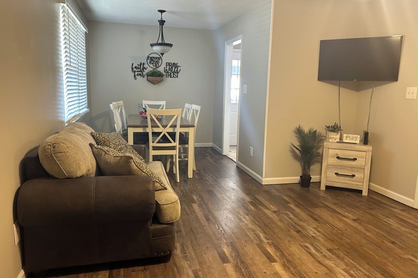 Télévision, jeux vidéo, lecteur de DVD, livres