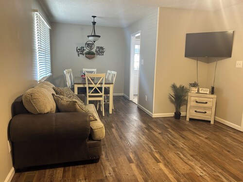 Charming 1-bedroom apartment with WiFi, AC in beautiful Charleston