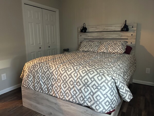 2 bedrooms, desk, iron/ironing board, free WiFi