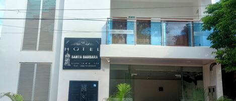 المنشأة من الخارج