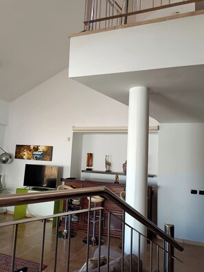 Interni
