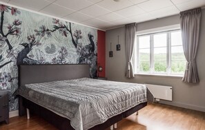 3 Schlafzimmer, Reisekinderbett, kostenloses WLAN, Bettwäsche