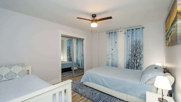 2 slaapkamers, een strijkplank/strijkijzer, reisbedje, gratis wifi