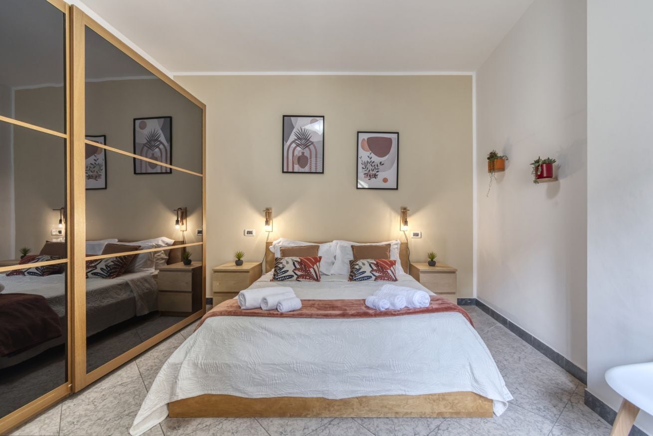 1 bedroom, iron/ironing board, travel crib, WiFi