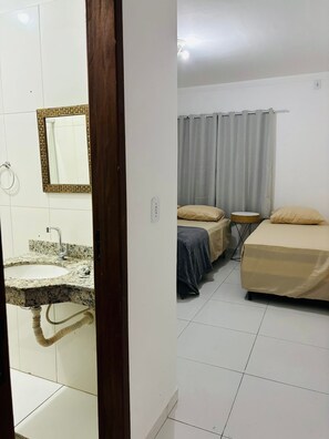 2 bedrooms, WiFi, bed sheets - Apartment 06 on the ground floor in Porto Seguro residential area  (Porto Seguro)