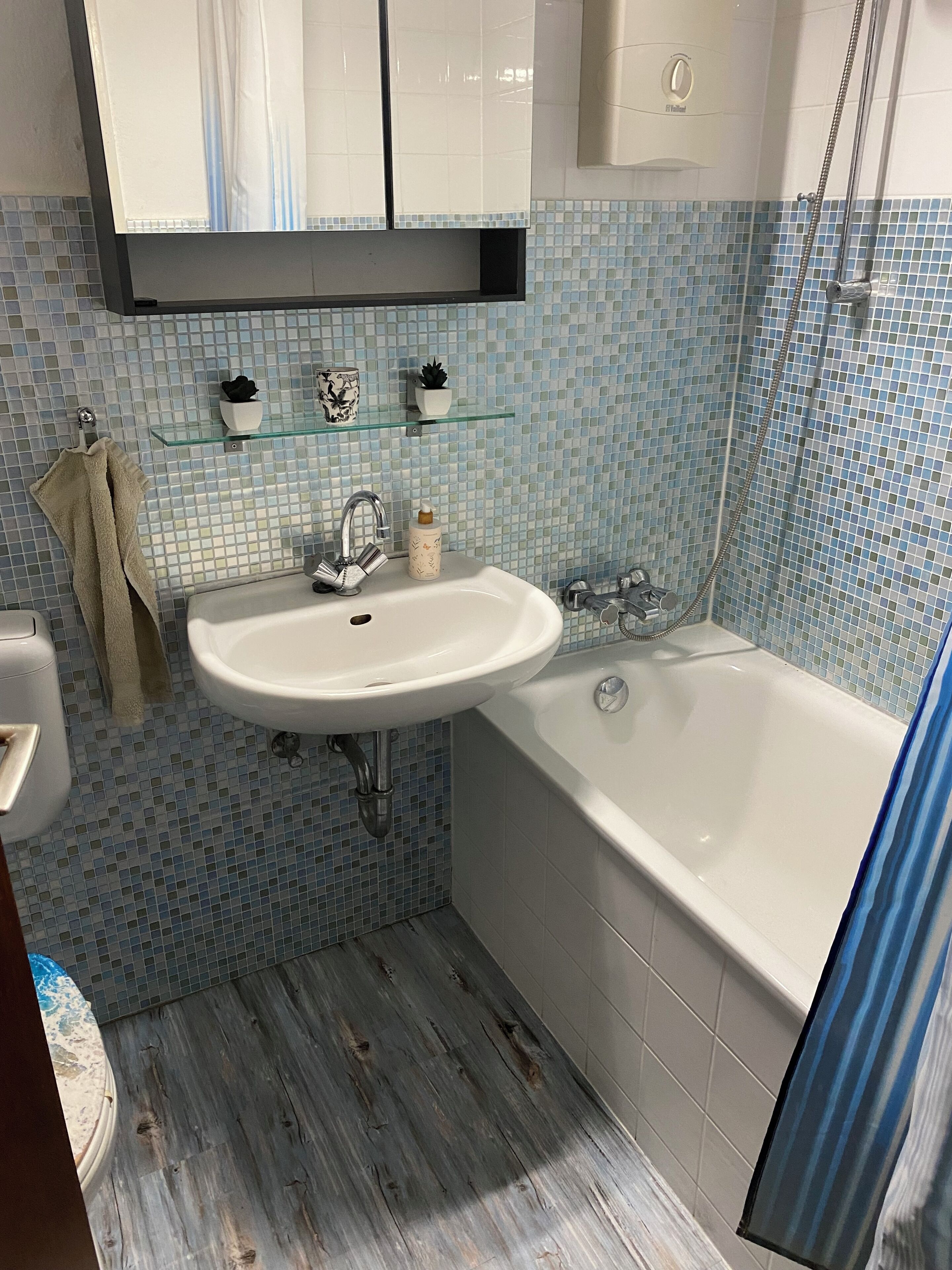 Towels, toilet paper