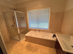 風筒、提供毛巾、番梘、廁紙