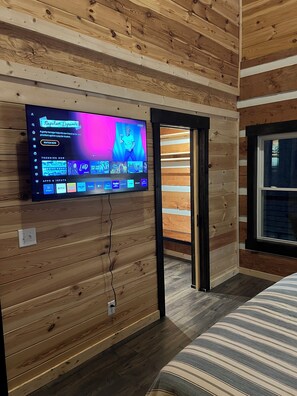 3 bedrooms, WiFi, bed sheets, wheelchair access