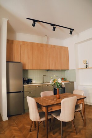 Fridge, microwave, dishwasher, coffee/tea maker - Spacious Family Apartment in Avlabari, 2 Bedrooms, Fully Equipped Kitchen (T'bilisi)