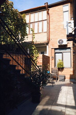 Exterior - Apartment 1905, 2-bedroom apartment in marvelous T'bilisi, Old City. (T'bilisi)