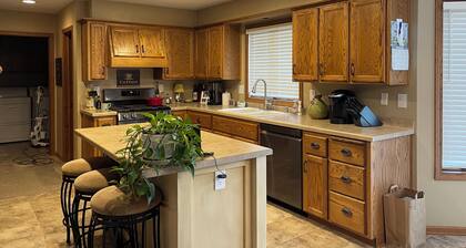 Tremendous 4bedroom house in De Pere with WiFi
Available for the 2025 NFL draft