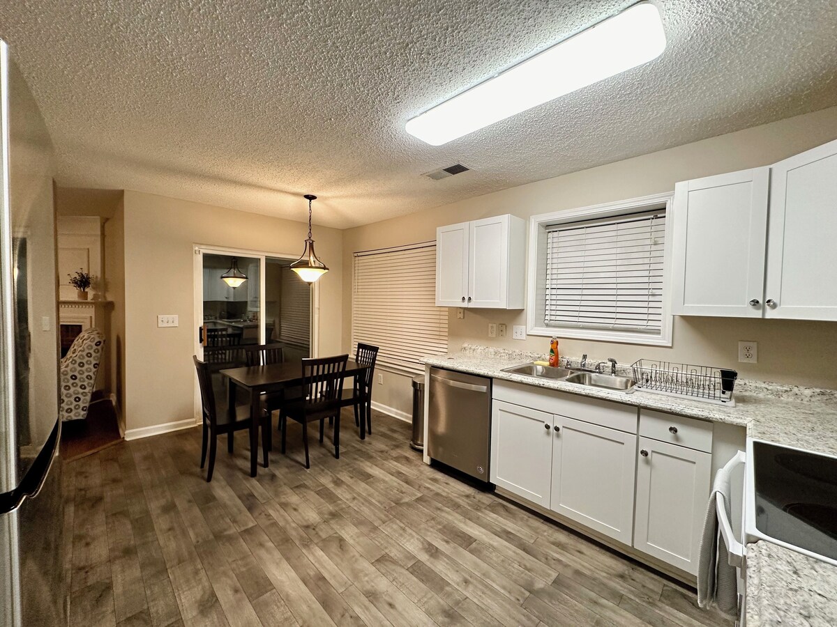 Photo 18 of Spacious 4-bedroom house in Greer