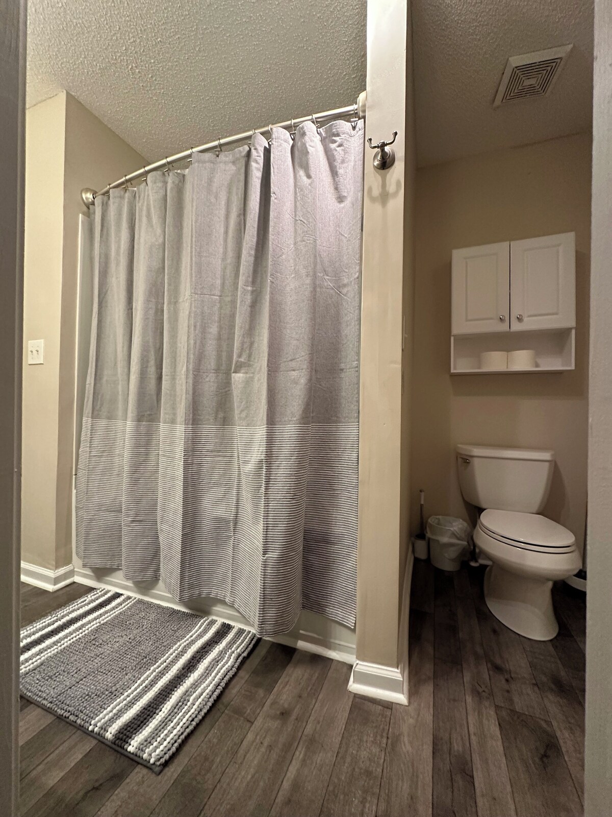 Photo 9 of Spacious 4-bedroom house in Greer