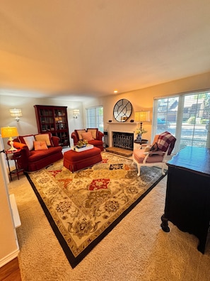 Interior - The Rustic Chandelier- 3 bedrooms 2 1/2 baths, full kitchen, 4 TV's and WIFI  (McKinney)