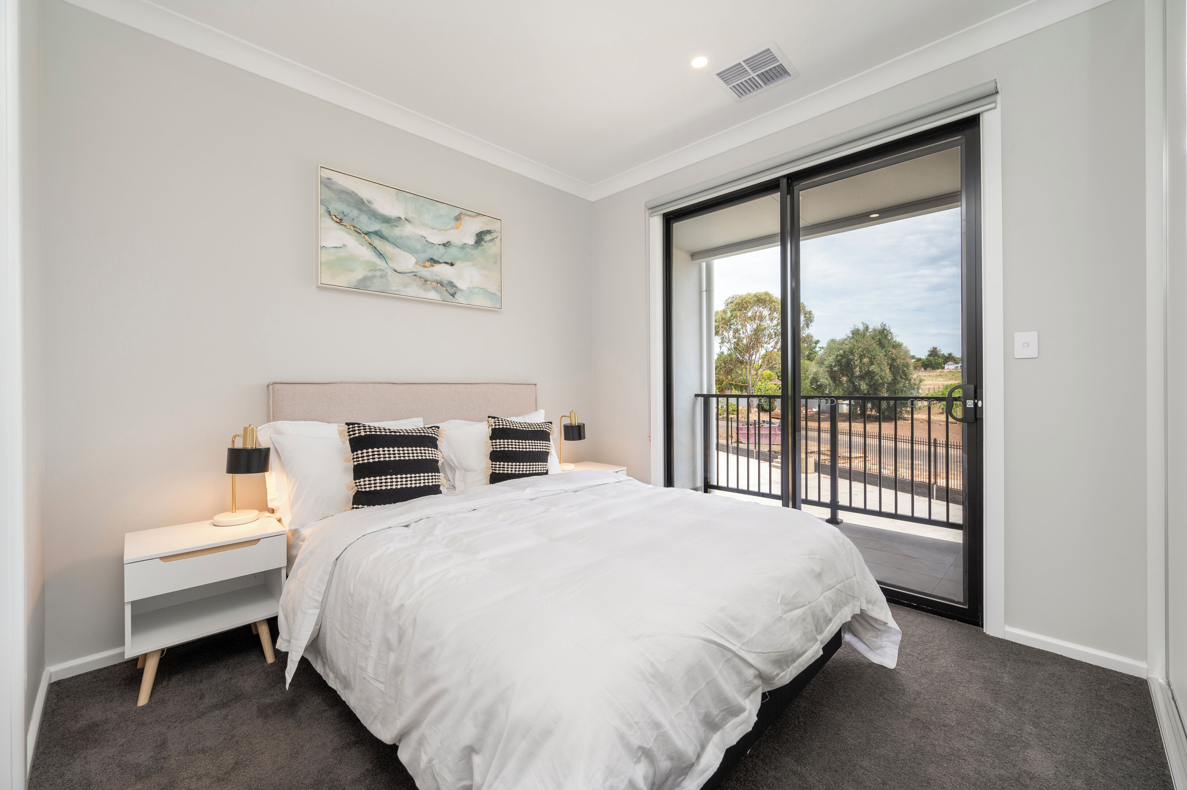 3 chambres, fer et planche à repasser, Wi-Fi, draps fournis