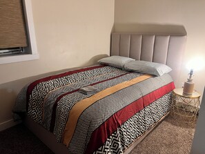 4 bedrooms, iron/ironing board, WiFi, bed sheets