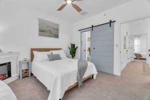 2 عدّة غرف نوم ومكواة/لوح كي وواي فاي وملاءات أسرّة