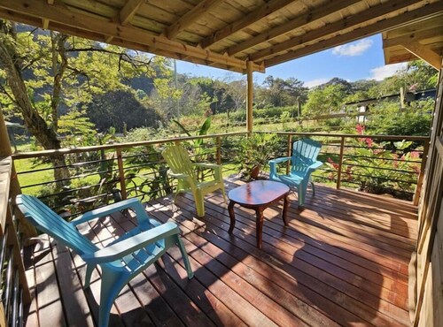 Charming cabin with WiFi in San Isidro de El General, 40 minutes to the beach