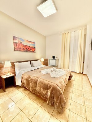 Comfort Room, River View | Iron/ironing board, free WiFi - Vitti's home Verona 5  (Verona)