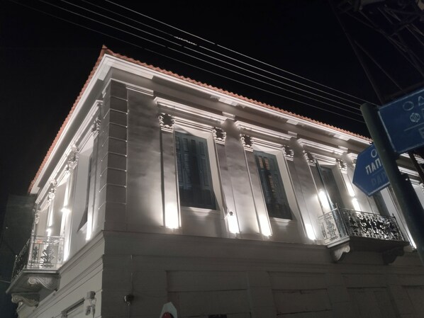 Exterior - 1920 classic (Kalamata)