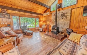 Living area - Cozy cabin close to little bay de noc. Located on legendary trout waters (Cornell)