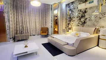 6 chambres, fer et planche à repasser, Wi-Fi, draps fournis