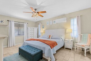 3 bedrooms, desk, iron/ironing board, free WiFi