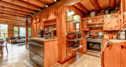 Tranquil & Private 2-Bdrm Cabin w/ Hot Tub