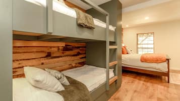 2 soveværelser, strygejern/strygebræt, weekendseng, gratis Wi-Fi