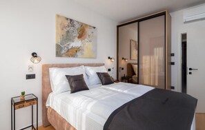 5 bedrooms, iron/ironing board, travel cot, free WiFi