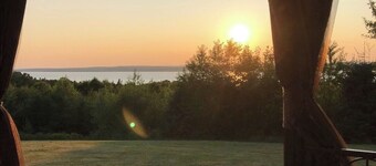 Private cabin in Boisdale. Perfect getaway for the whole family with a view!