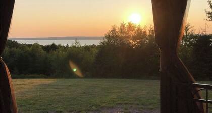 Private cabin in Boisdale. Perfect getaway for the whole family with a view!