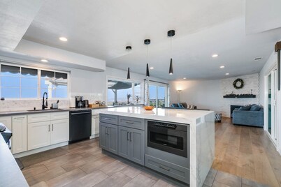 Luxury Spacious 5-bedroom villa in Gated Community at Diamond Bar with AC, WiFi