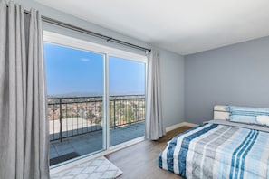 5 slaapkamers, een strijkplank/strijkijzer, wifi, beddengoed