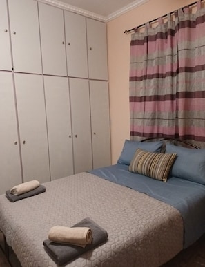 2 bedrooms, iron/ironing board, WiFi, bed sheets - Charming 2-bedroom house with AC, WiFi in amazing Corfu
(Corfu)