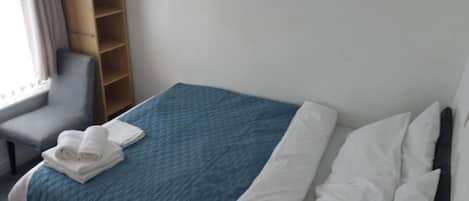 1 bedroom, WiFi, bed sheets