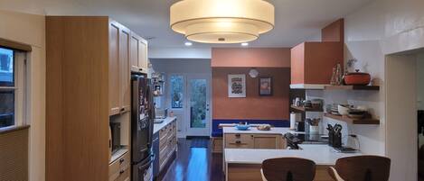 Micro-ondas, fogão, cooktop, lava-louças