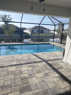 Piscine extérieure, piscine chauffée