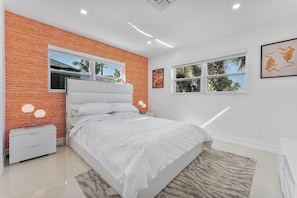 3 chambres, fer et planche à repasser, Wi-Fi gratuit, draps fournis