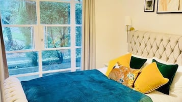 2 bedrooms, iron/ironing board, Internet, bed sheets