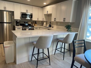 Fridge, microwave, oven, stovetop - Craftsman Brand New house 2 bdrms with Ultra-Fast 5G Gateway Internet. Pets welc (Sacramento)