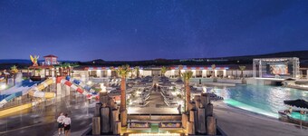 Pecan Valley Private Pool & Spa + Waterpark Access
