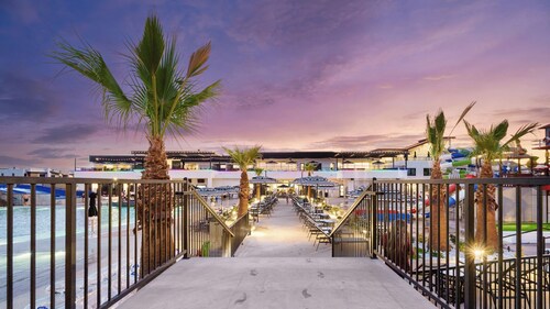 Pecan Valley Private Pool & Spa + Waterpark Access