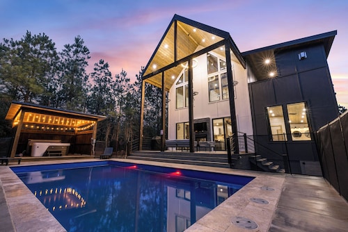 In the Pines: Eco Retreat heated Pool, Hot Tub & Games