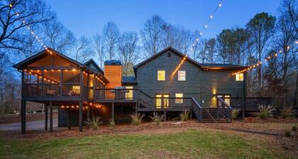Escape to Forest Lake Retreat on Lake Allatoona near Lake Point Sports Complex