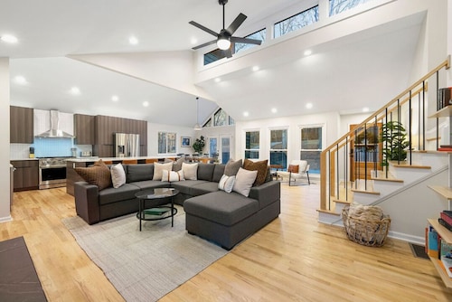 Escape to Forest Lake Retreat on Lake Allatoona near Lake Point Sports Complex