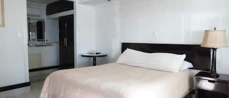 Standard Room | Minibar, desk, laptop workspace, free WiFi