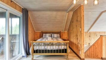 2 bedrooms, travel crib, WiFi, bed sheets